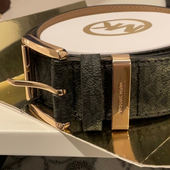 Michael Kors Accessories - Michael Kors Women's Vegan leather Belt with gold buckle and accents. Size Large